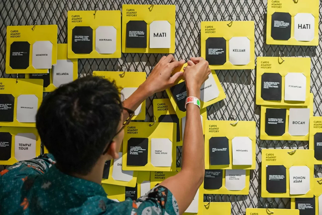 Melihat Pameran NYALA:...