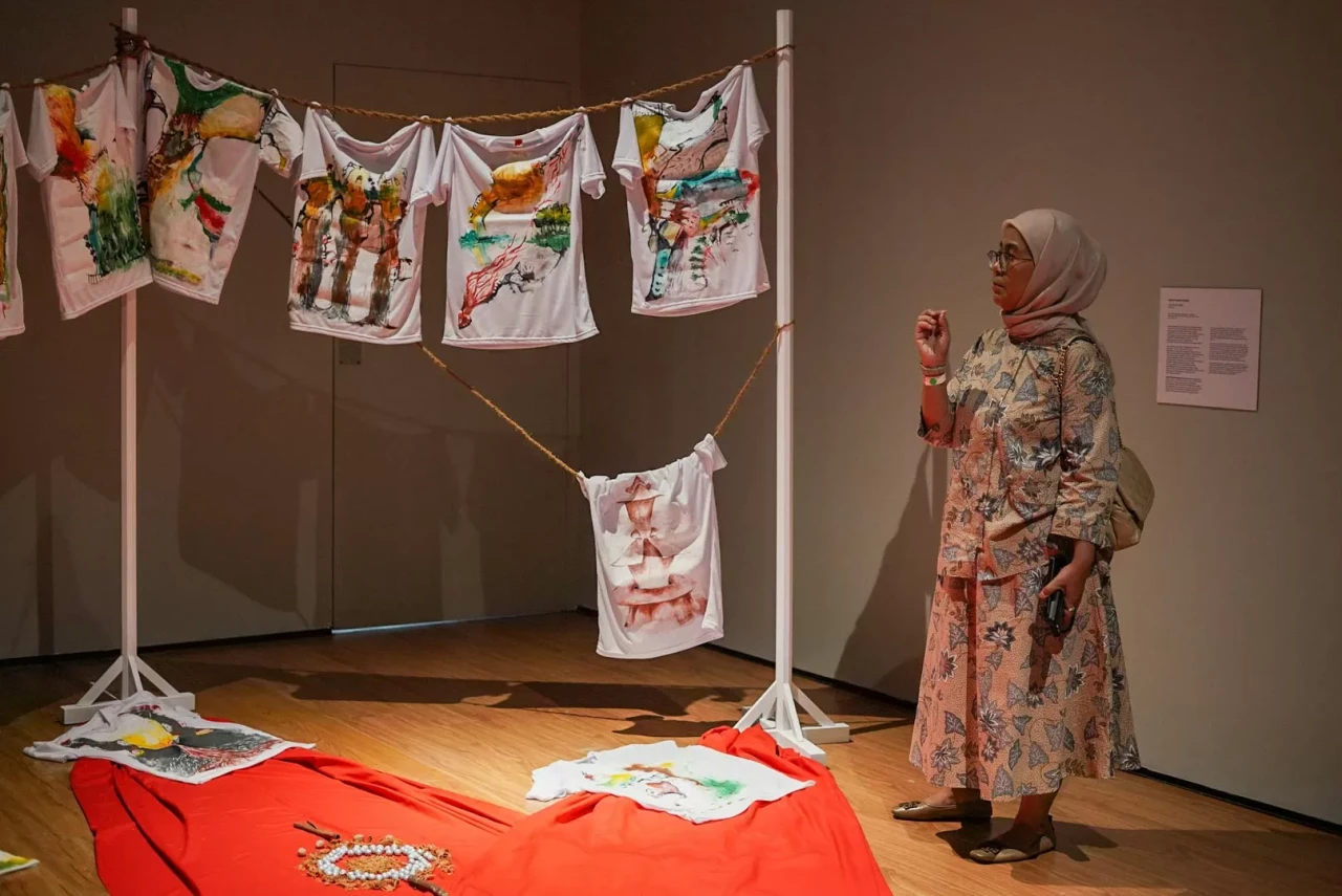 Melihat Pameran NYALA:...