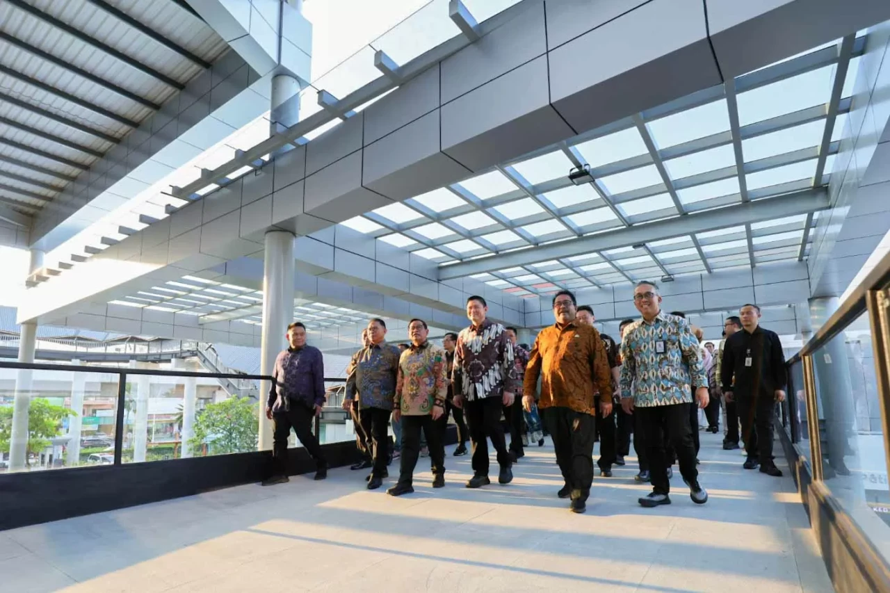 LRT Jakarta Kini Terkoneksi...