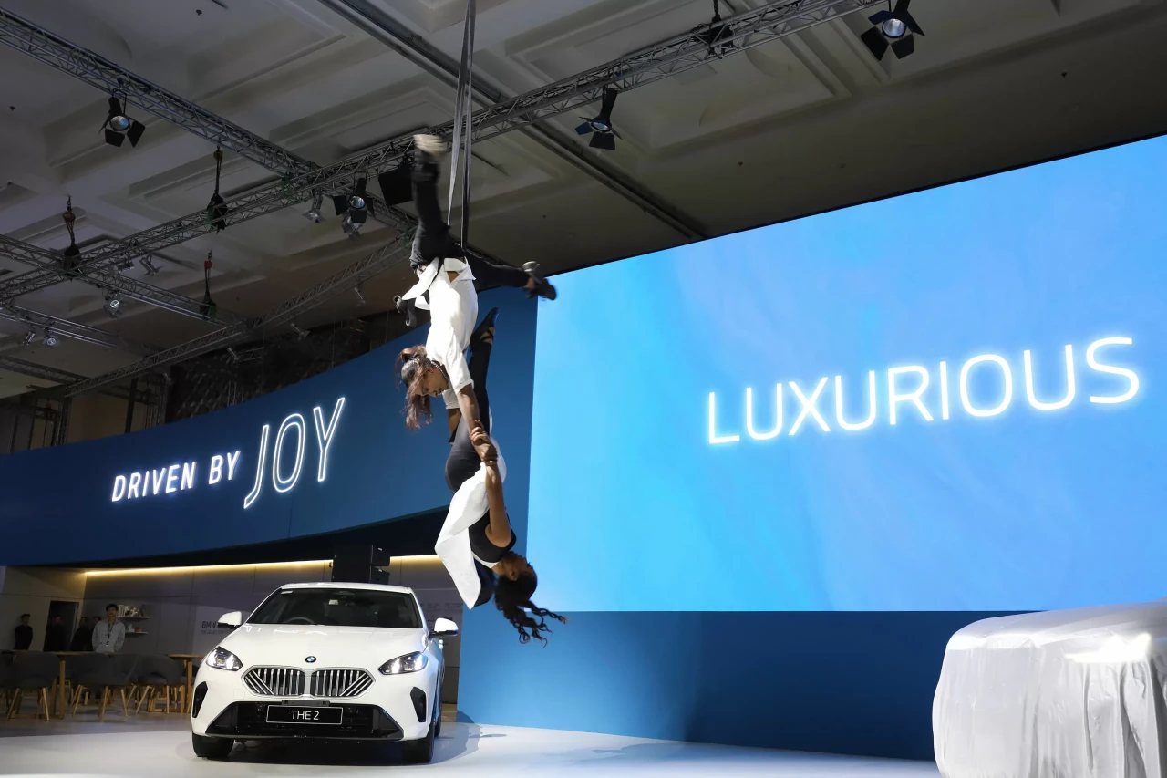 BMW Tampilkan The iX...