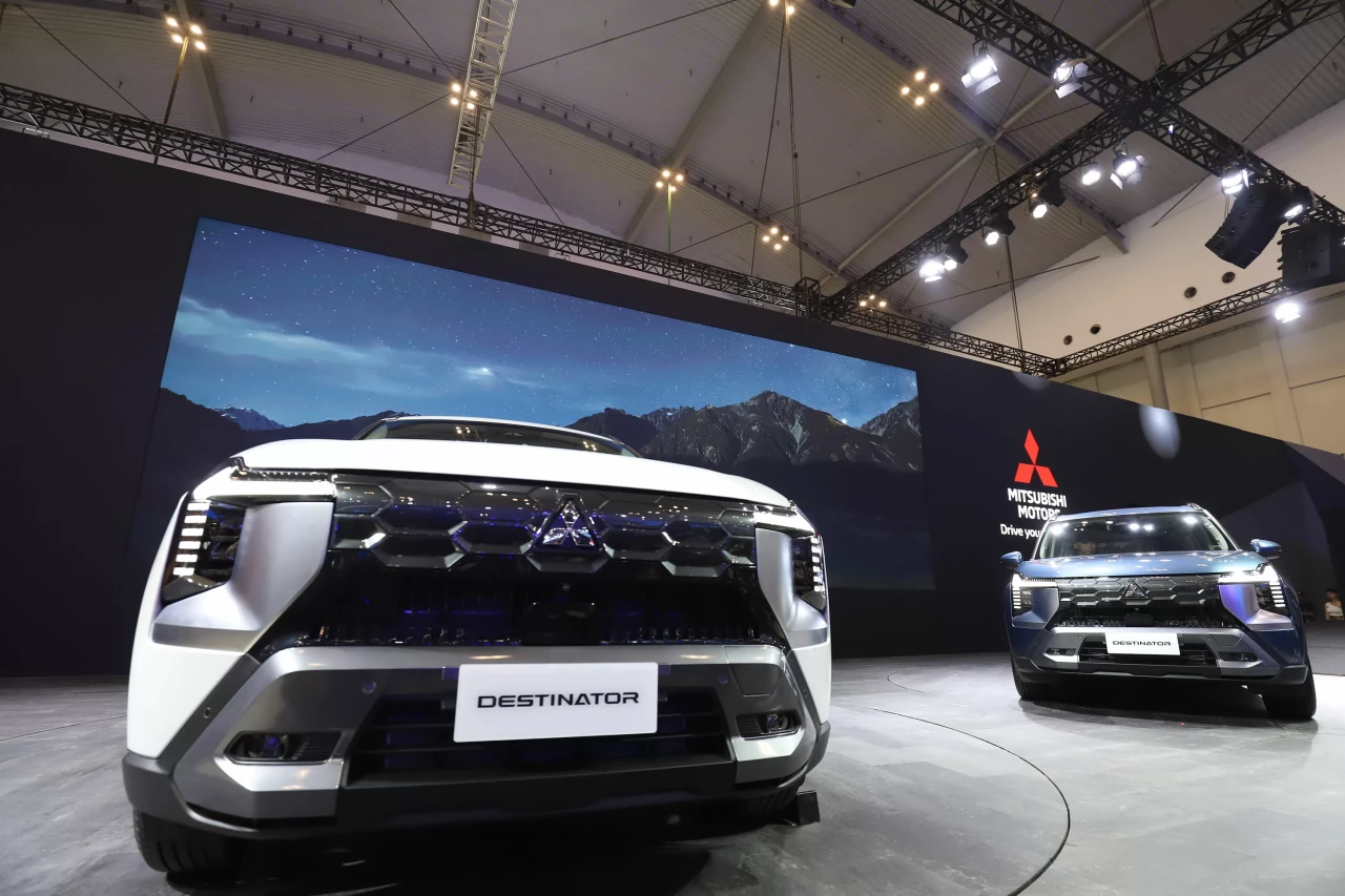 Mitsubishi Destinator...