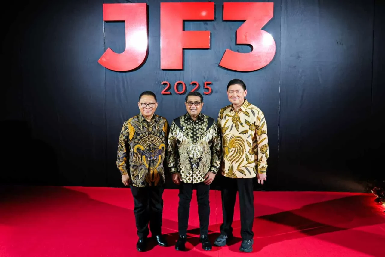 Desainer Lokal dan Internasional...