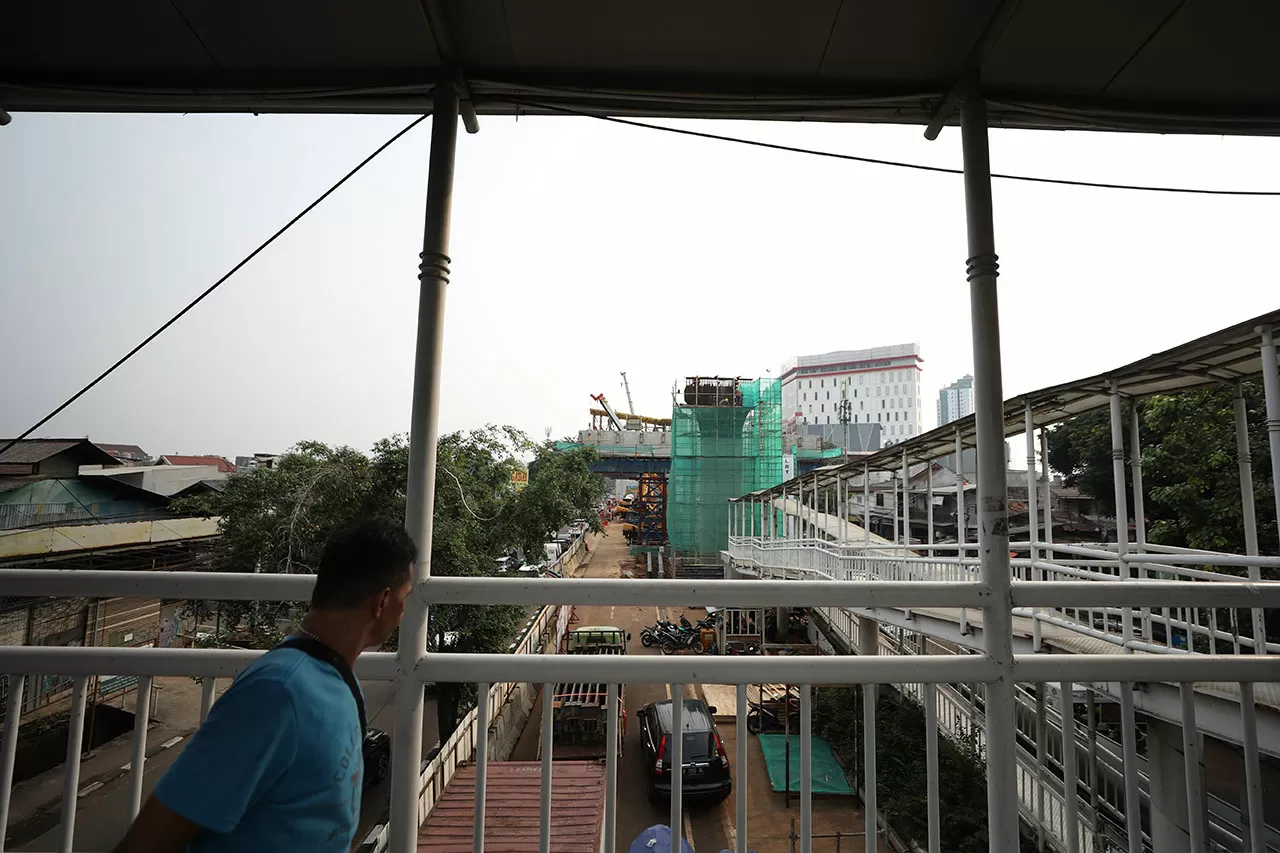 Pembangunan LRT Jakarta...