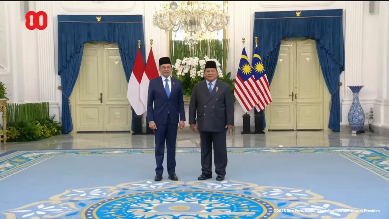 Disambut Presiden Prabowo,...