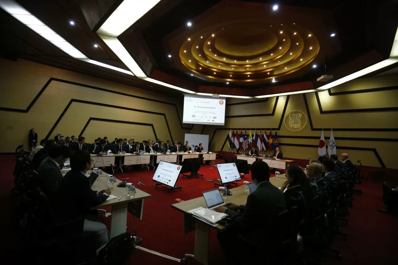 ASEAN–Jepang Perkuat...