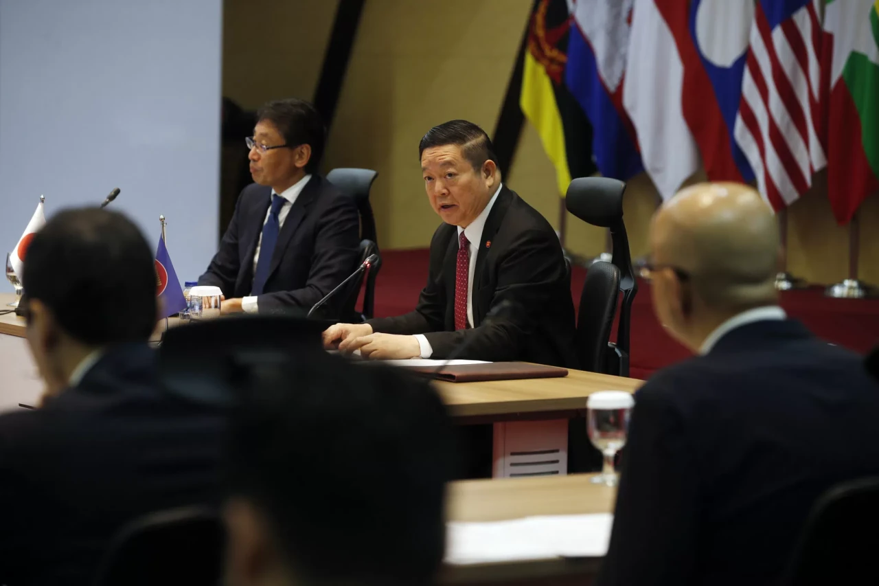 ASEAN–Jepang Perkuat...