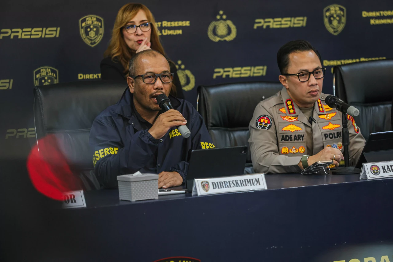 24 Saksi dan 103 Barang...