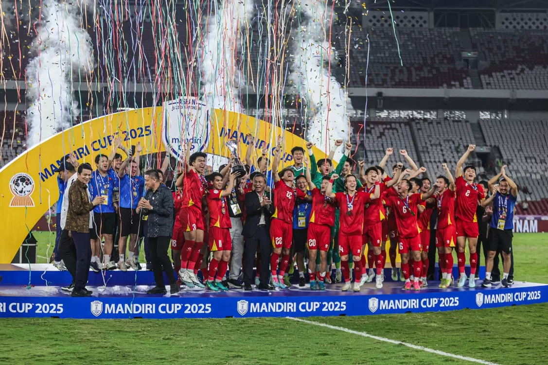 Bungkam Timnas Indonesia,...