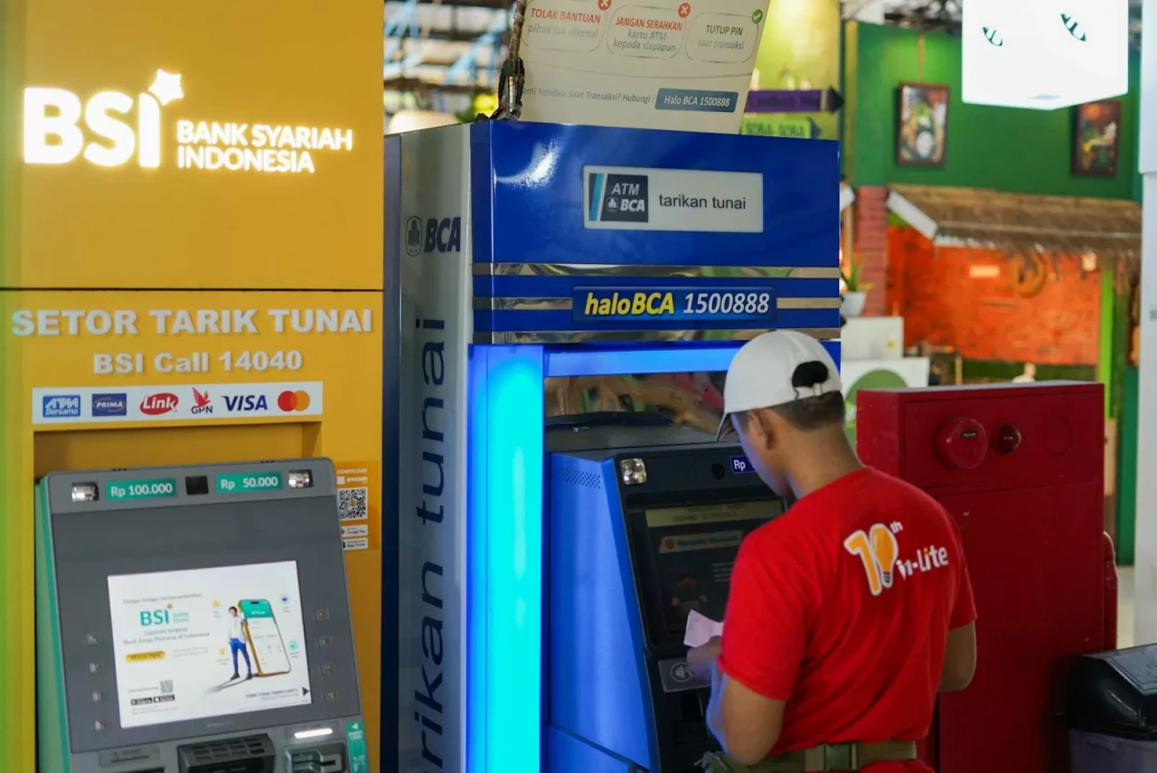PPATK Hentikan Sementara...