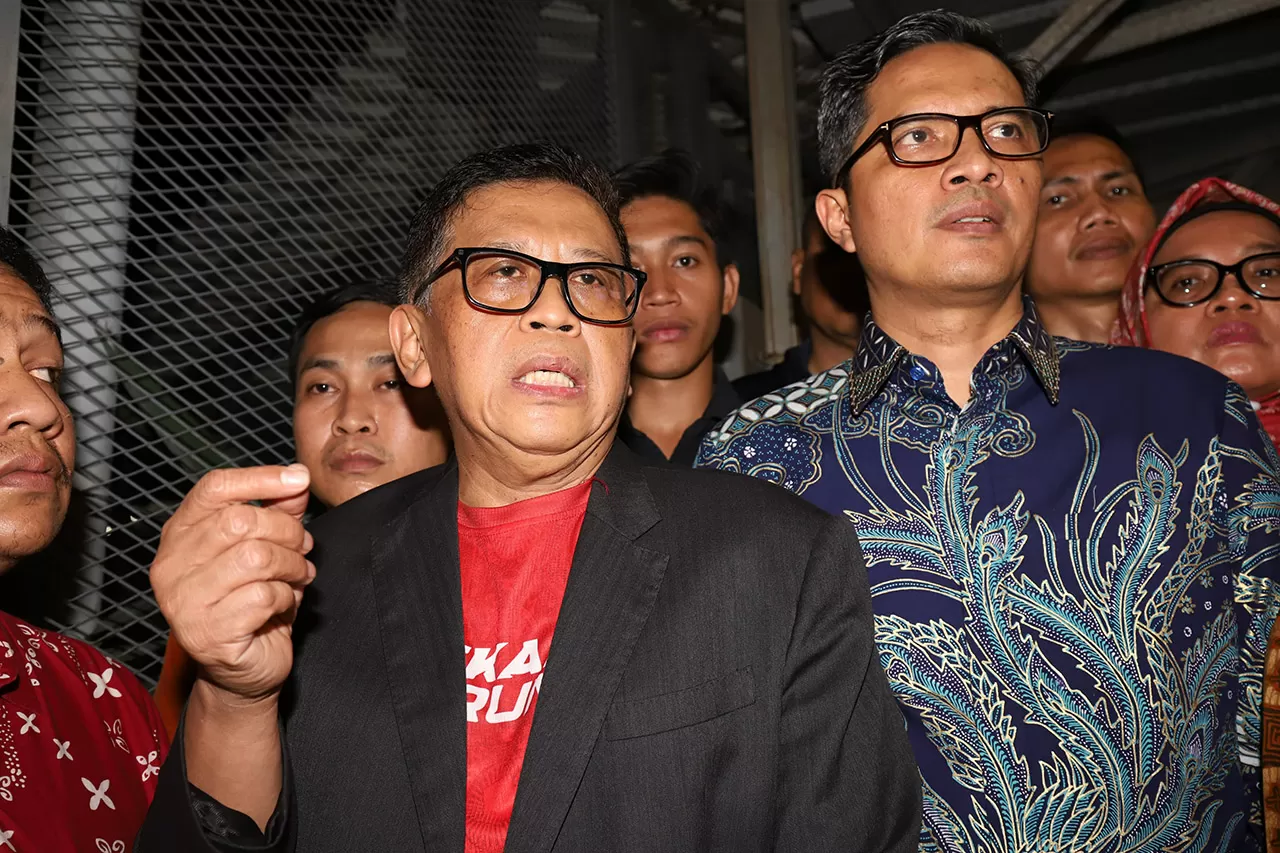 Hasto Keluar Rutan Usai...