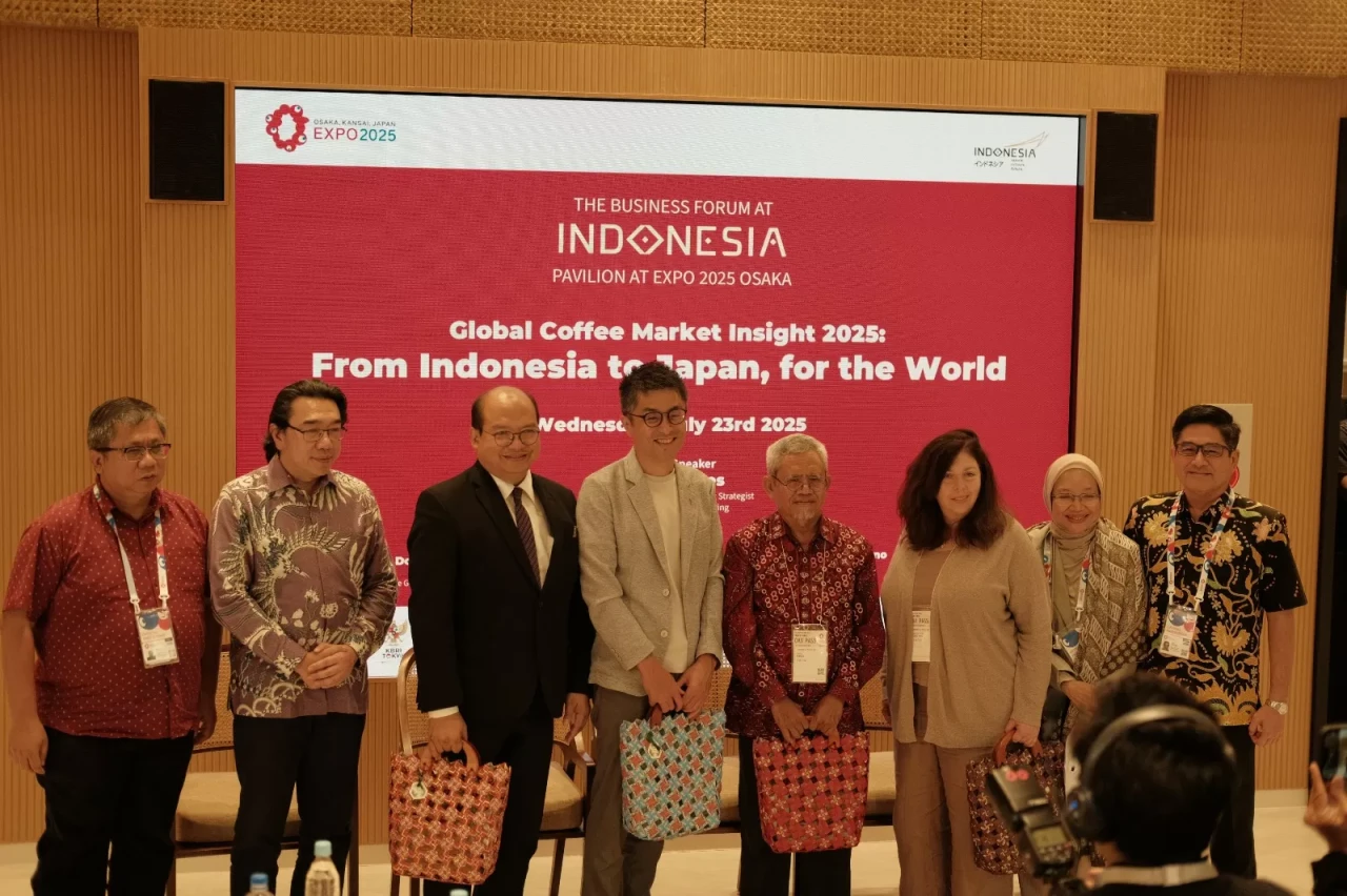 Menjawab Tantangan Global,...