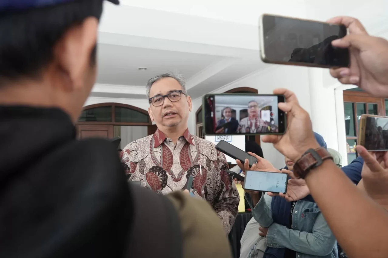 Berikan Kesempatan Mahasiswa...