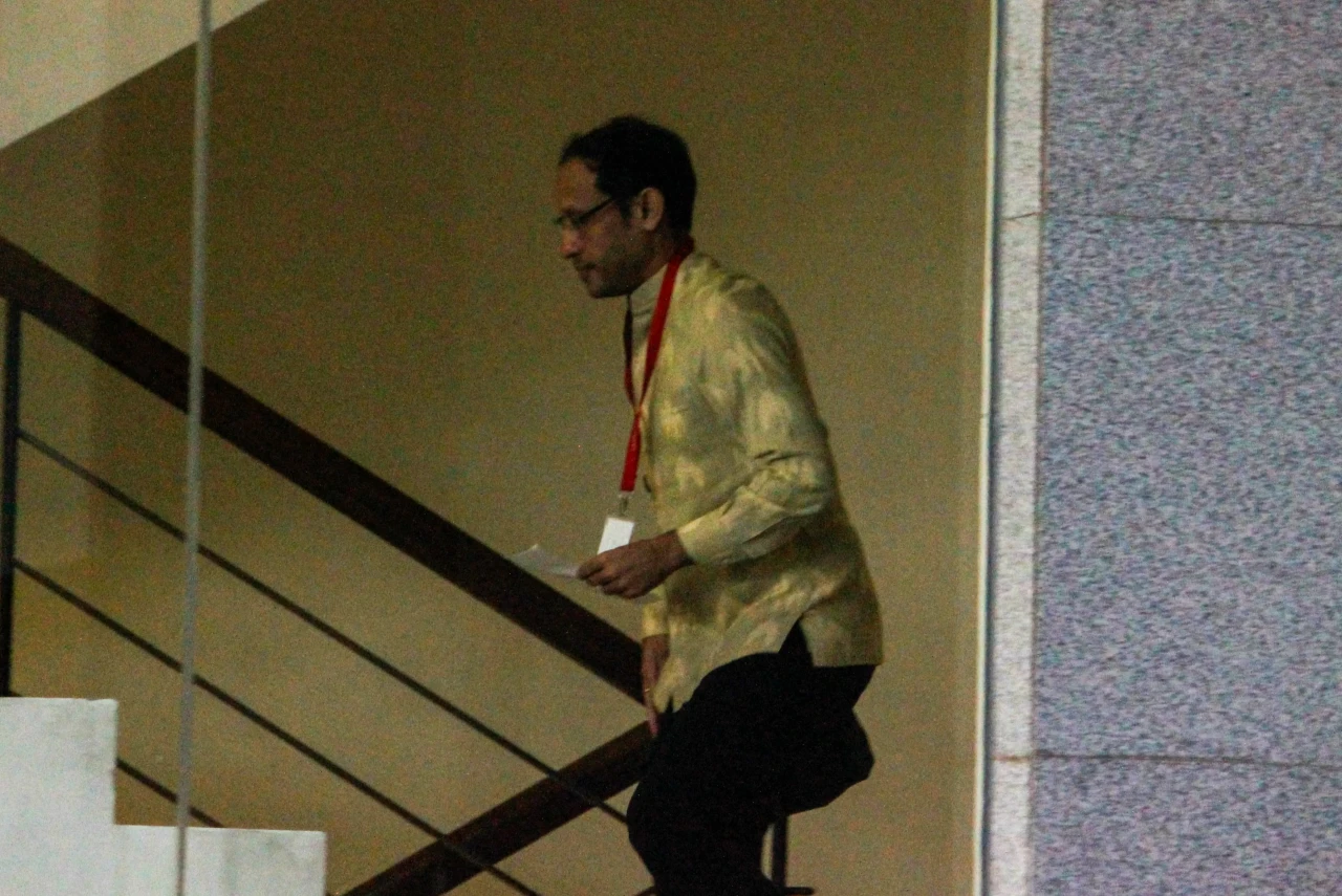 Jalani Pemeriksaan Korupsi...