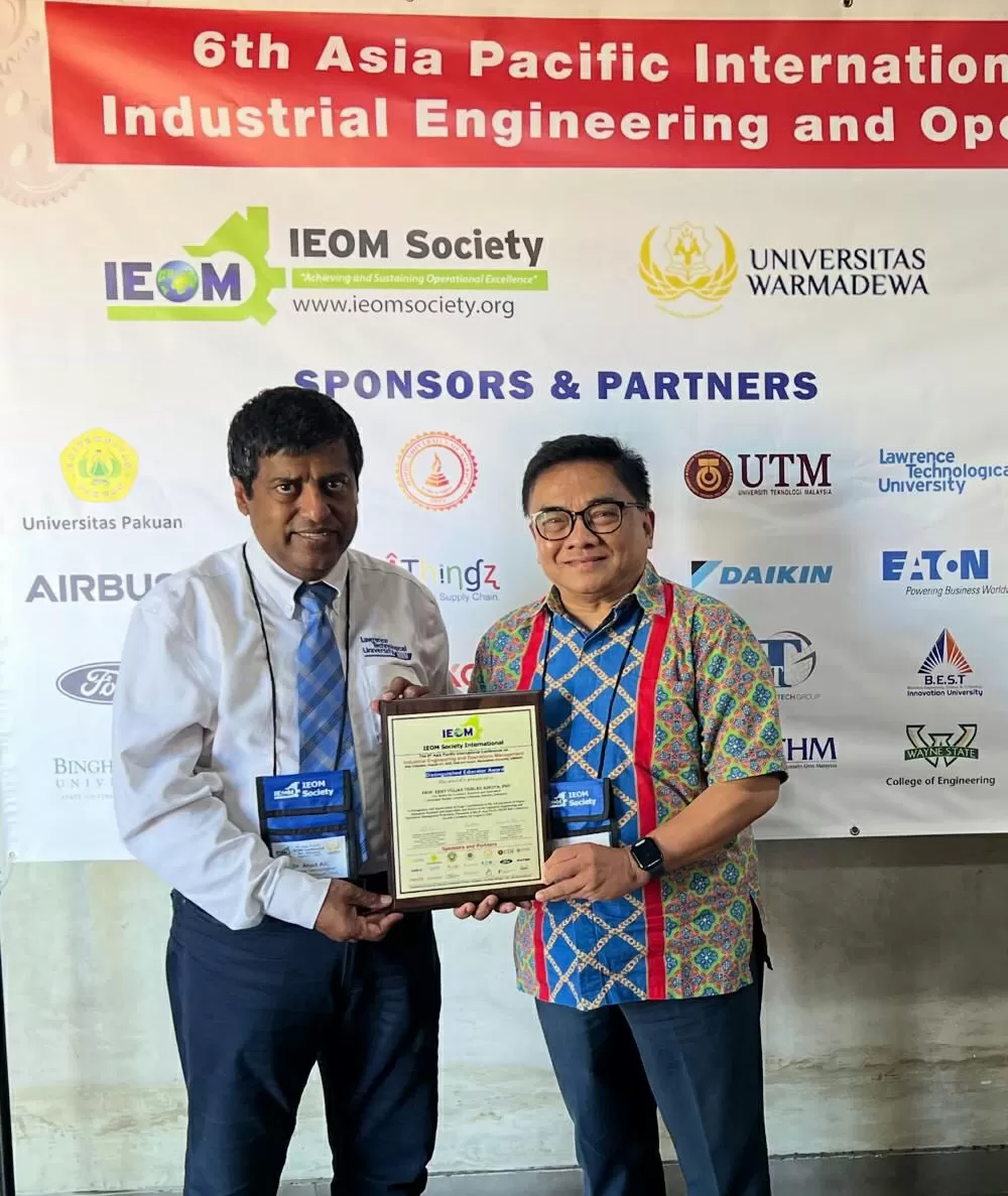 Prof. Erry Yulian di...
