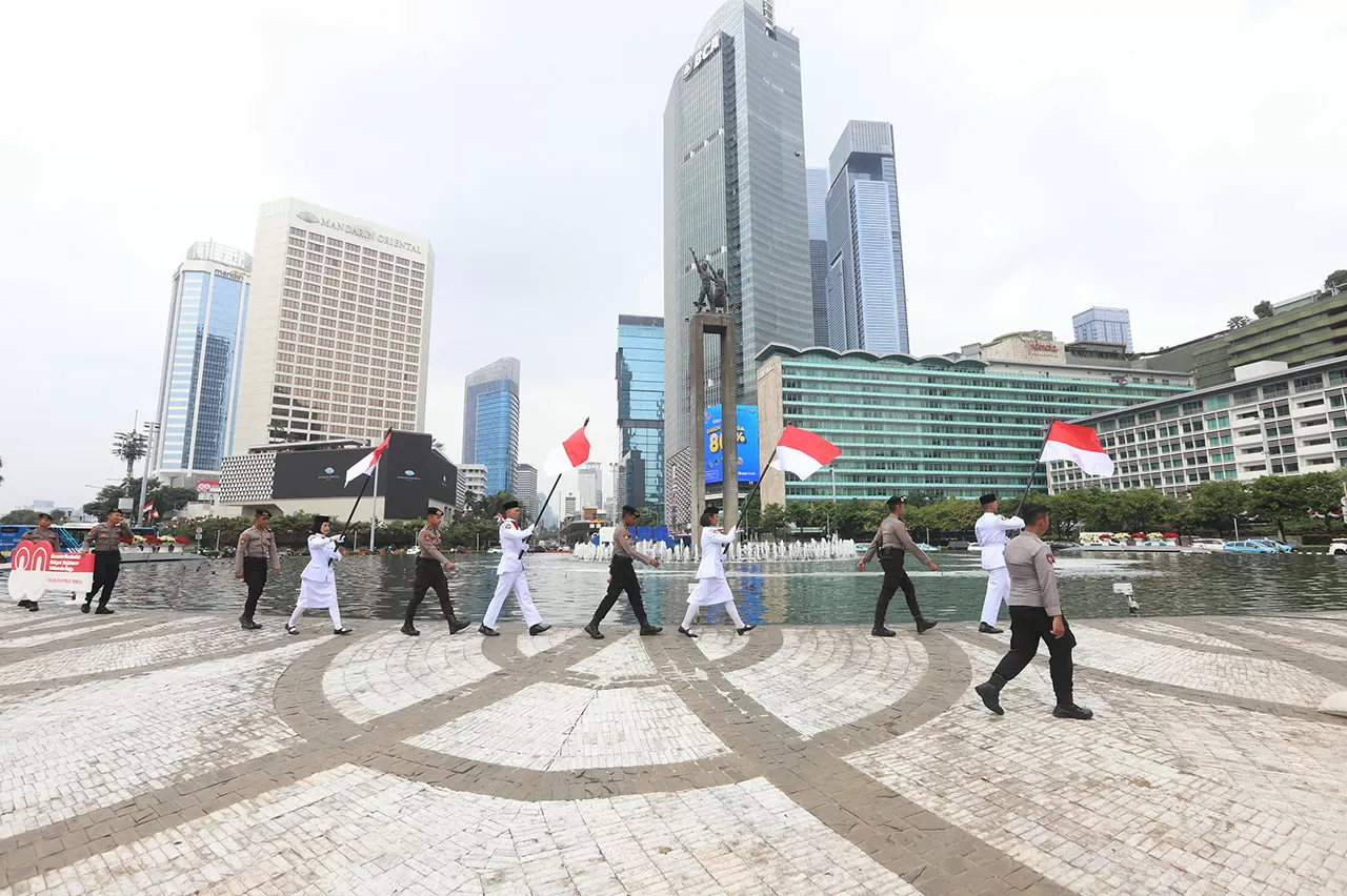 Pengibaran Bendera di...