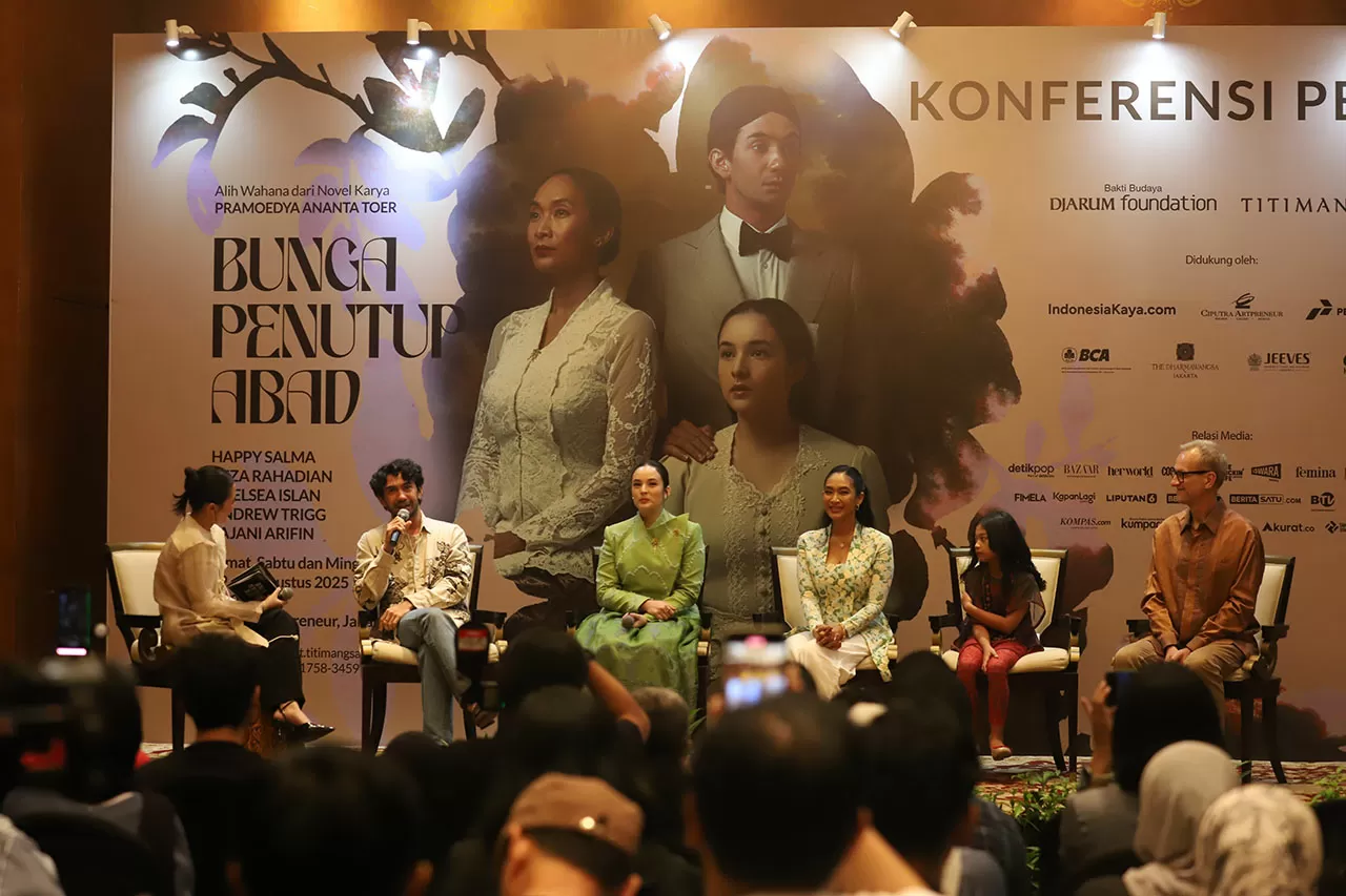 Jelang Pertunjukan Teater...