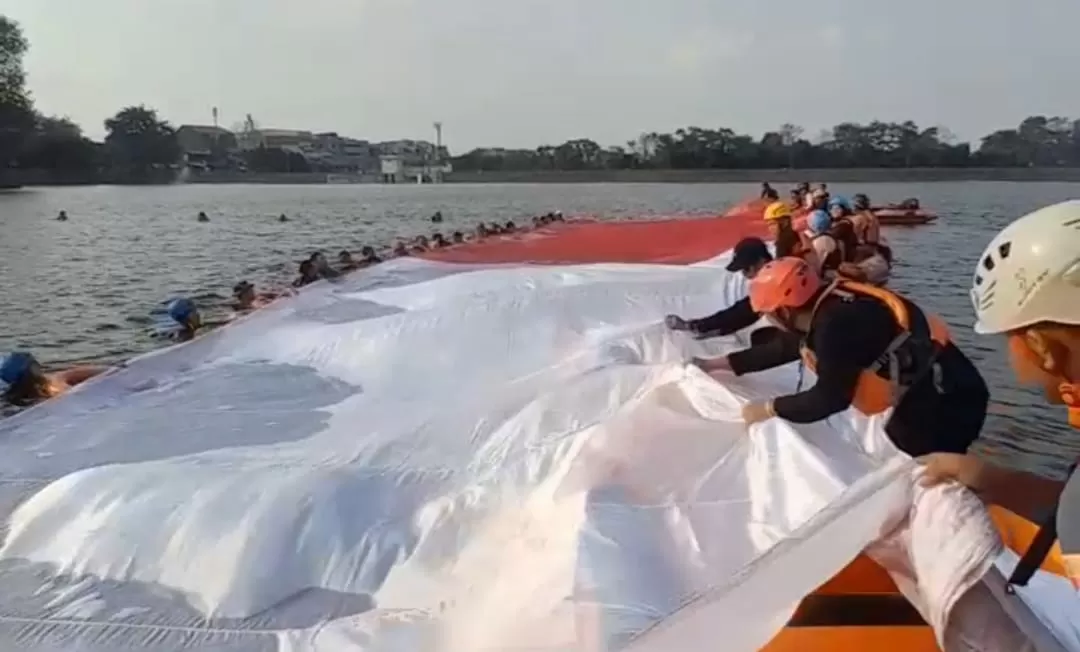 Pembentangan Bendera...