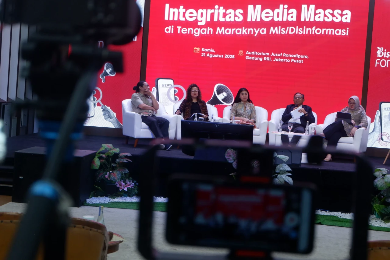 Diskusi Publik: Menjaga...