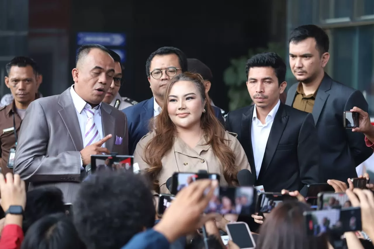 Diperiksa KPK 5 Jam,...
