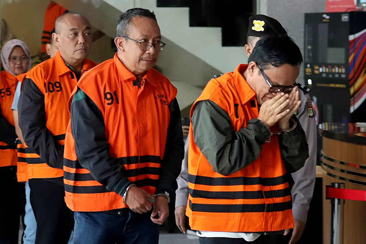 KPK Tahan Wamenaker...