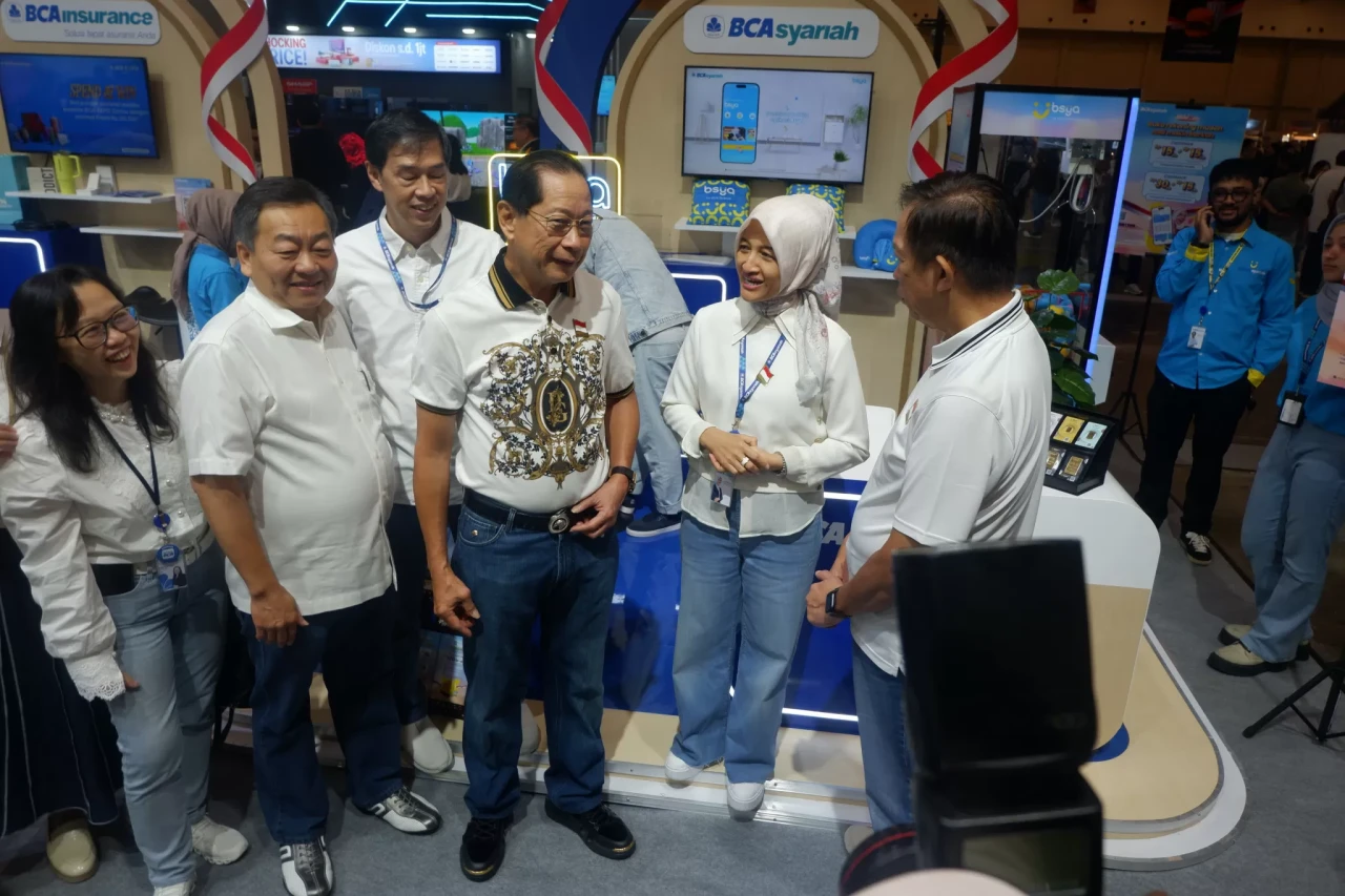 BCA Syariah Hadir di...