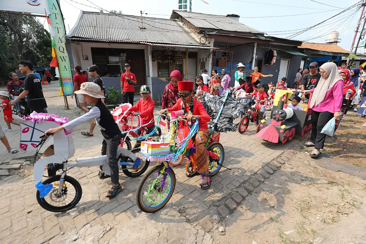 Semarak Karnaval Warga...