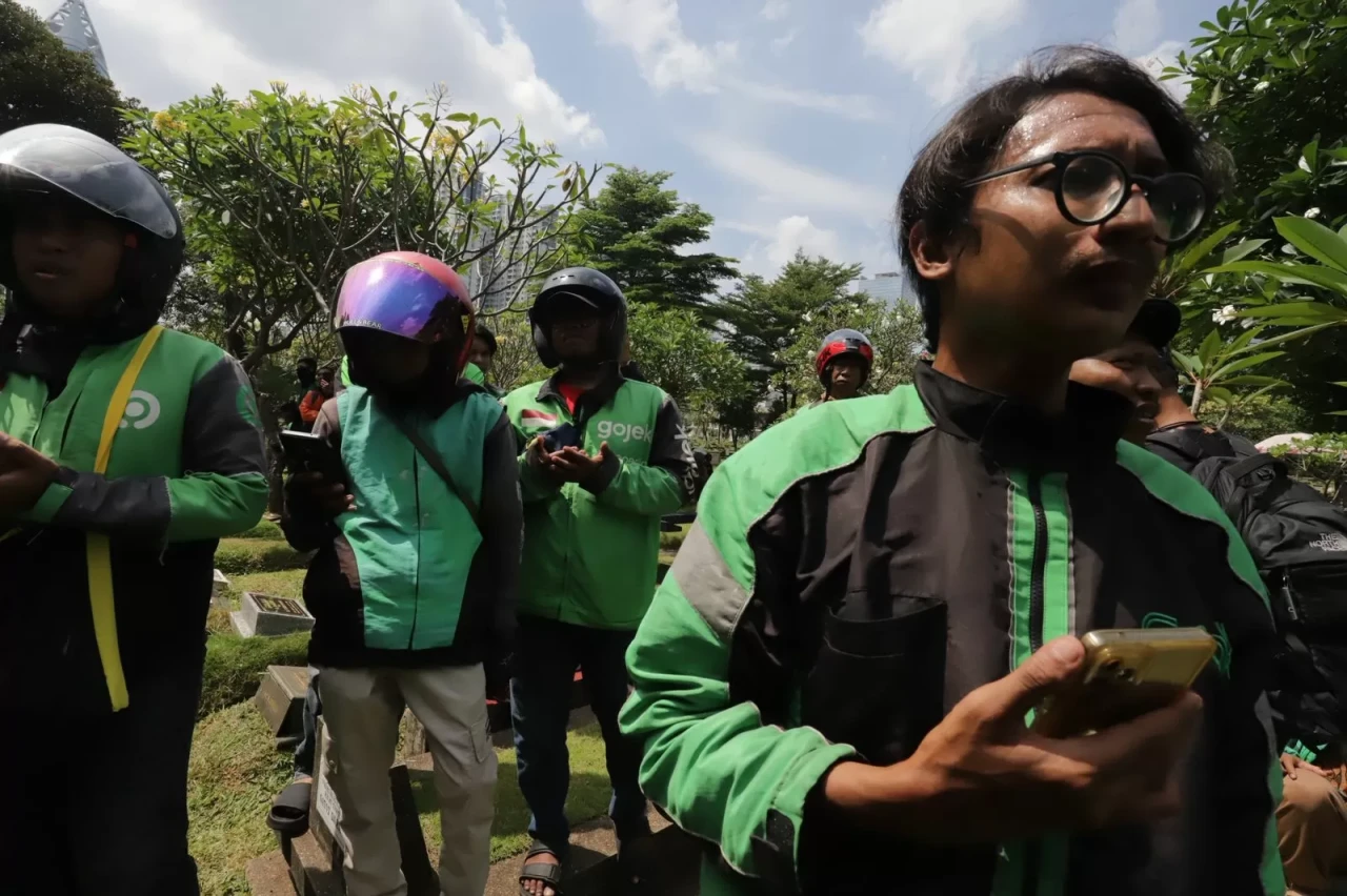 Solidaritas Jaket Hijau...