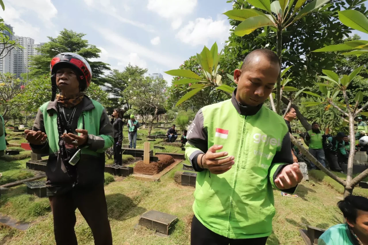 Solidaritas Jaket Hijau...