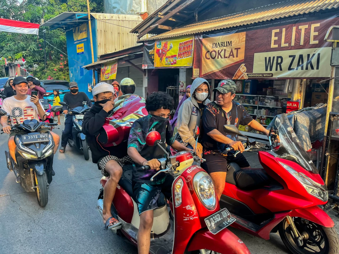 Massa Kepung Rumah Ahmad...