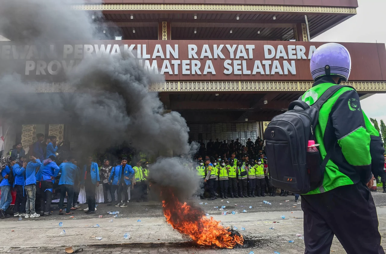 Potret Aksi Damai Mahasiswa...