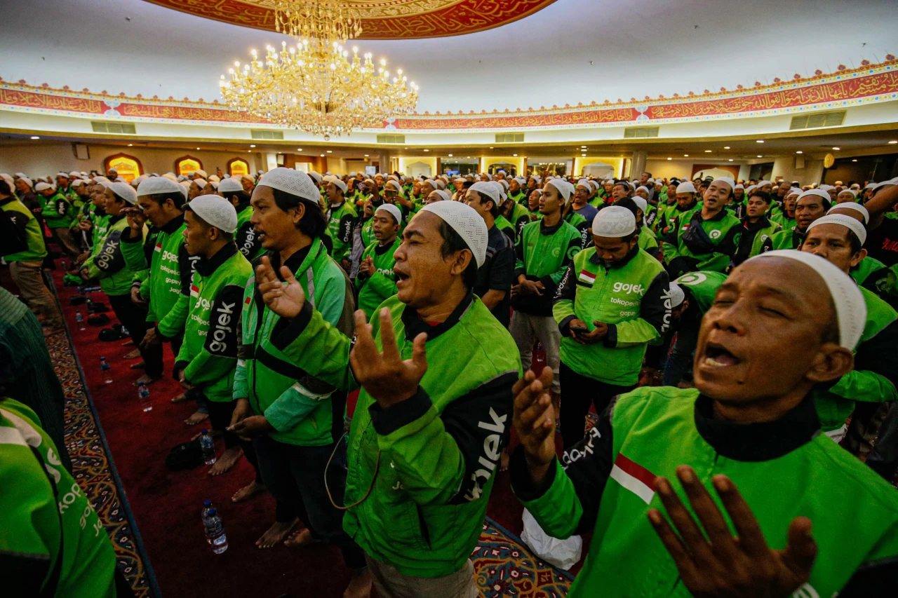 Doa Bersama Pengemudi...