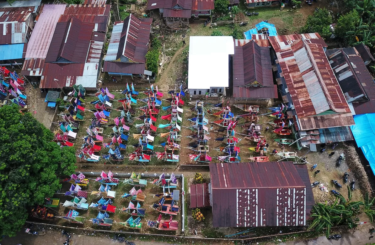 Ratusan Perahu Pinisi...