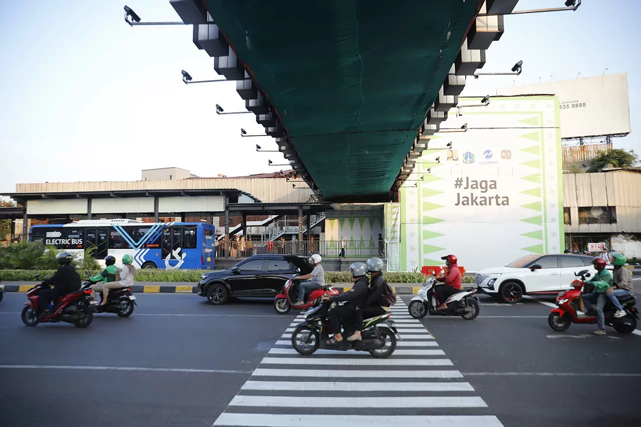 Halte Senen Sentral...