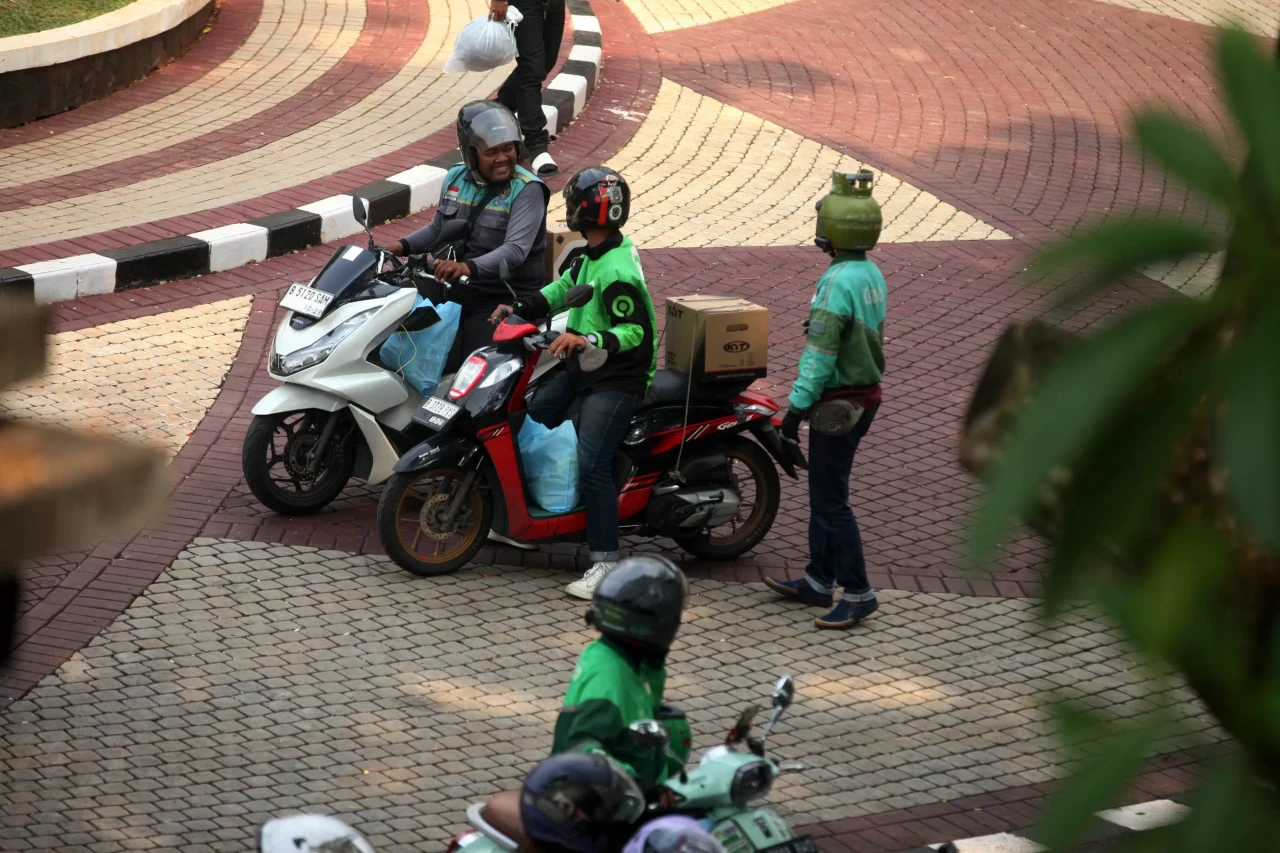 Demo Tuntut Copot Kapolda...