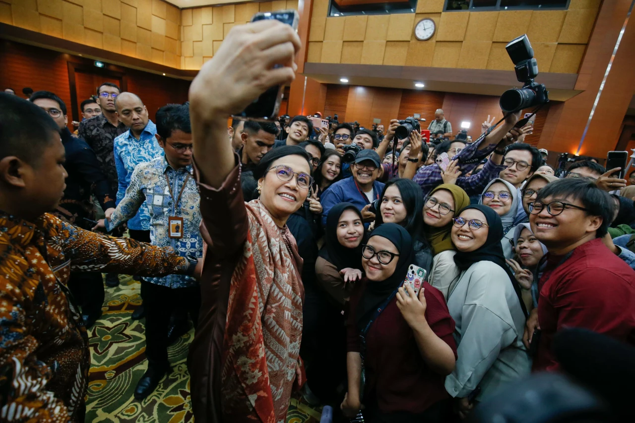 Pegawai Kemenkeu Iringi...