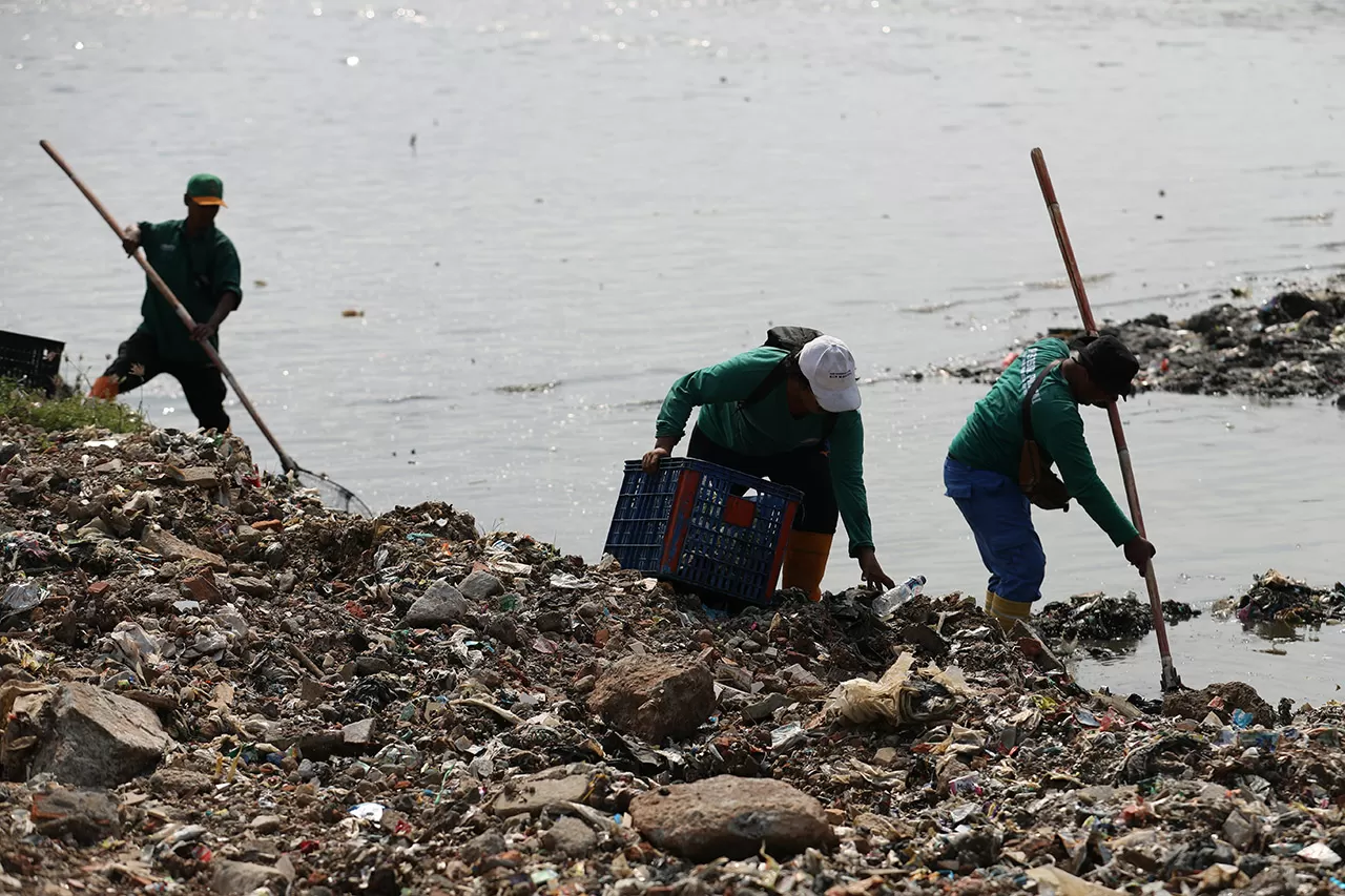 Laut Indonesia Tercemar...