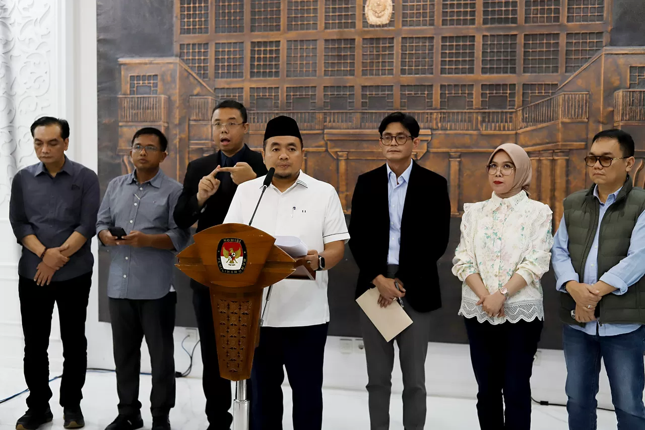 KPU Resmi Cabut Keputusan...
