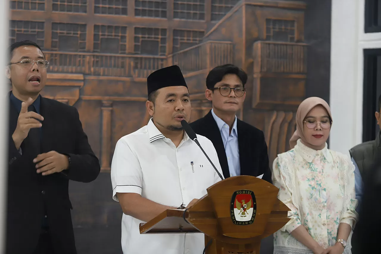 KPU Resmi Cabut Keputusan...