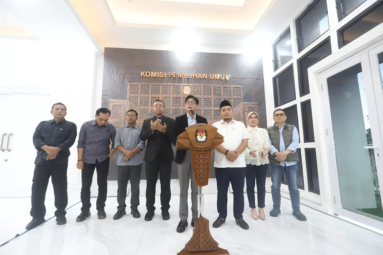 KPU Resmi Cabut Keputusan...