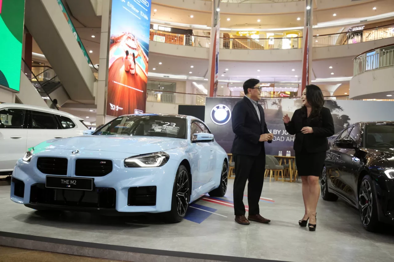 BMW Exhibition Hadirkan...