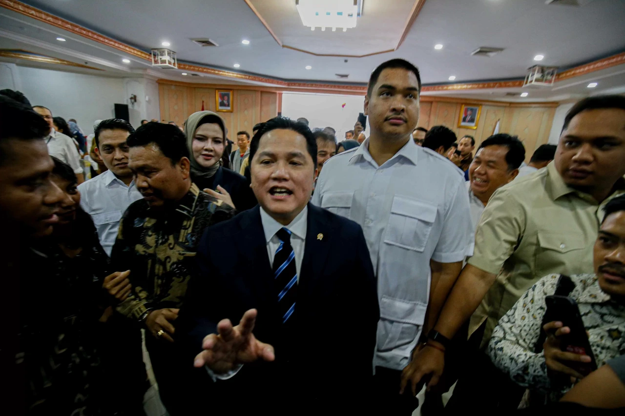 Erick Thohir Resmi Gantikan...