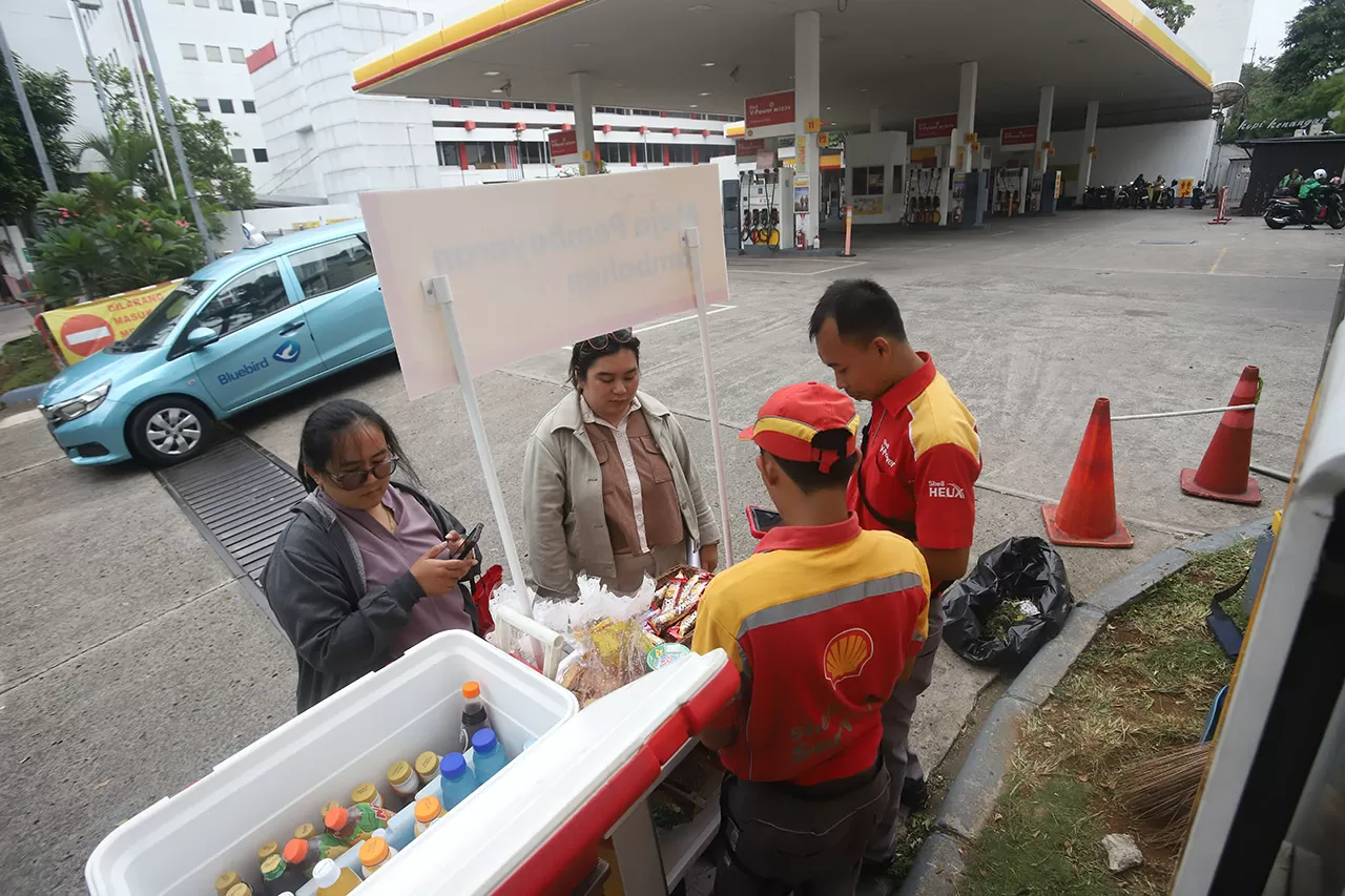 Stok BBM Menipis, Petugas...