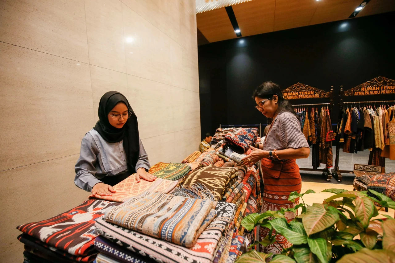 Melihat Kekayaan Budaya...