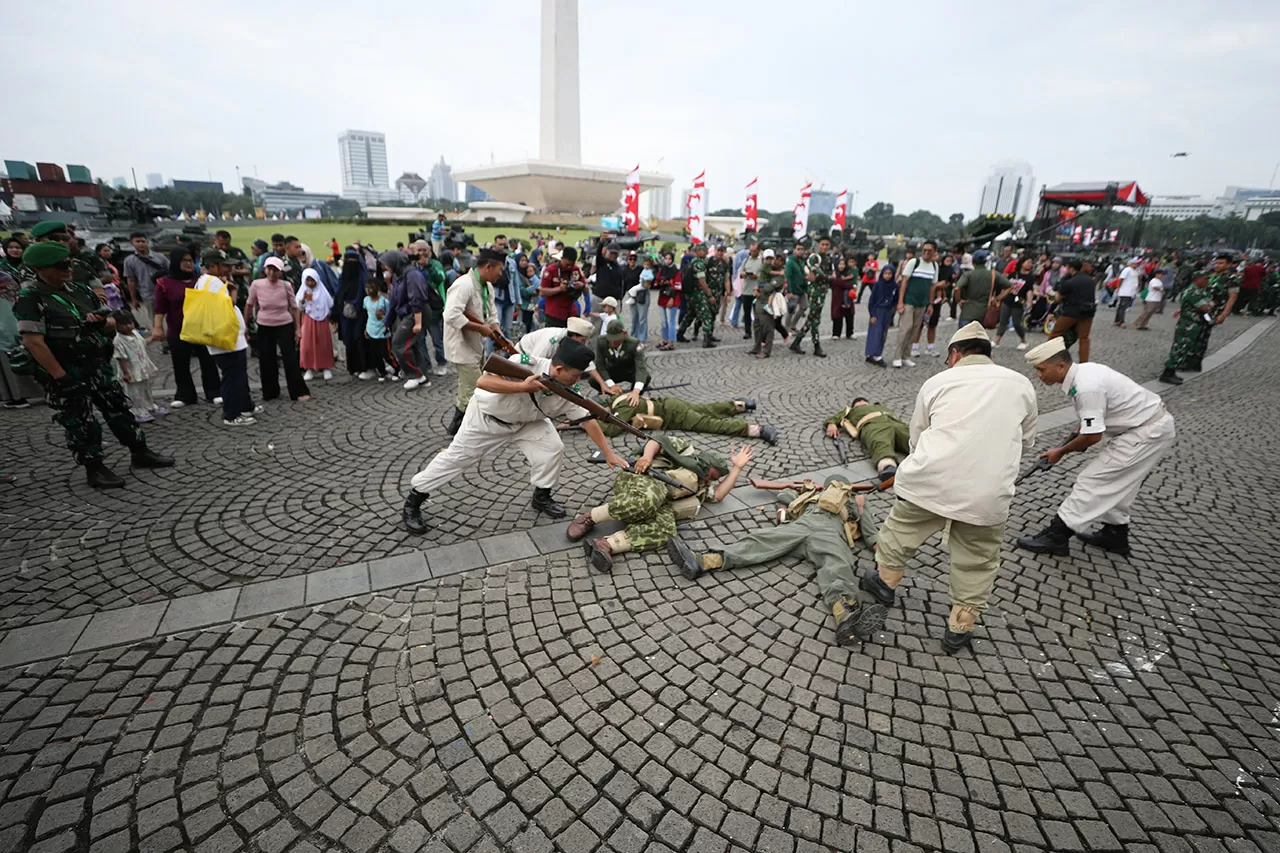 Semarak TNI Fair Sambut...