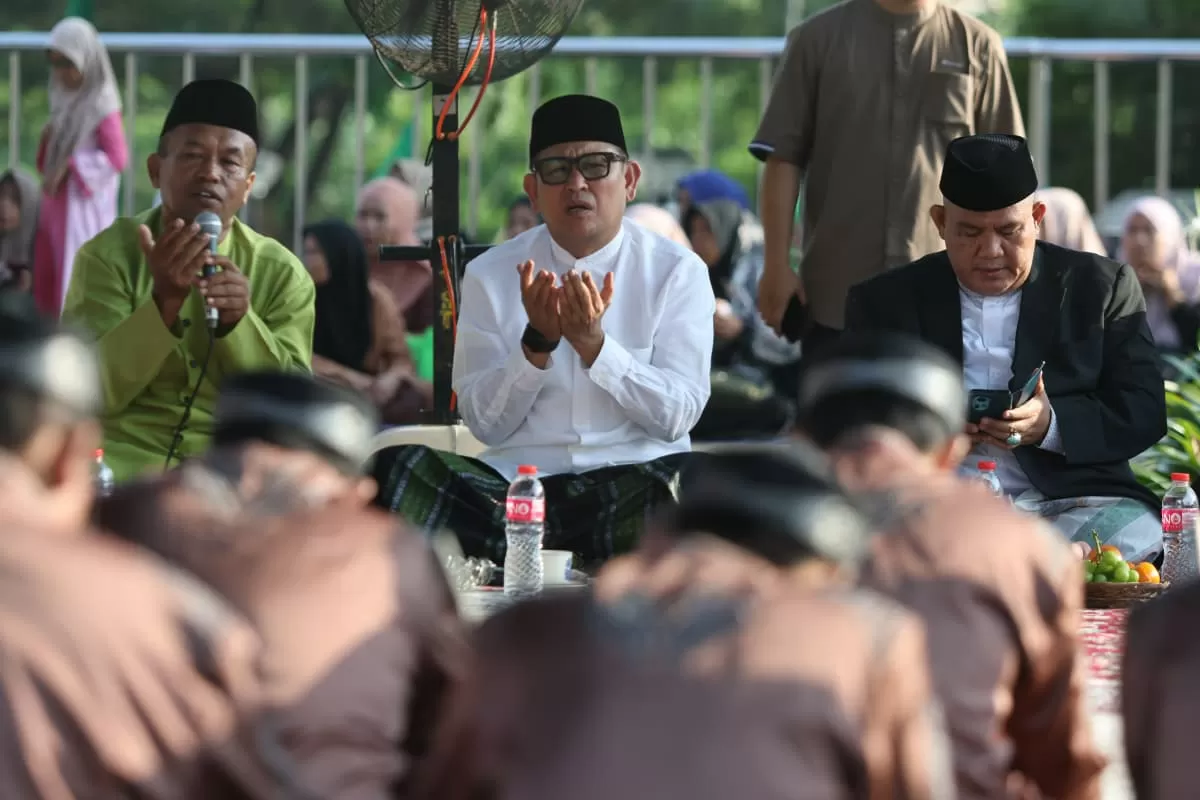 Jelang Setahun Pemerintahan,...