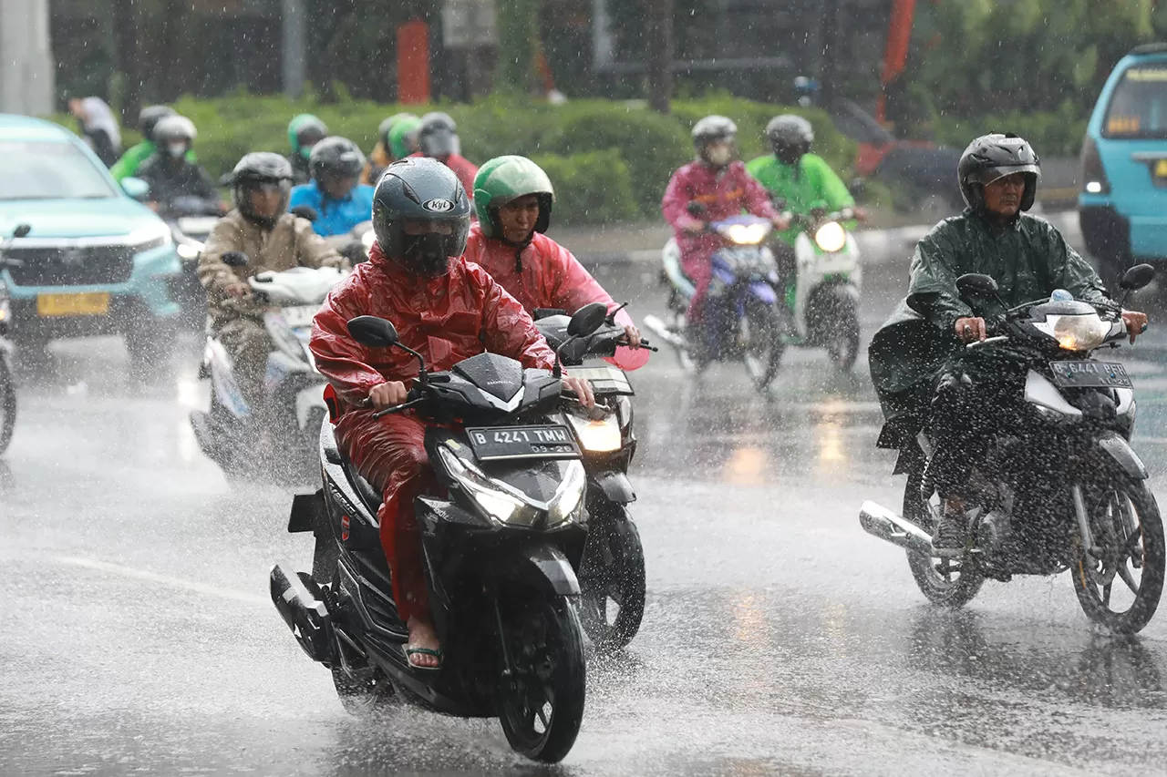 BMKG Keluarkan Peringatan...
