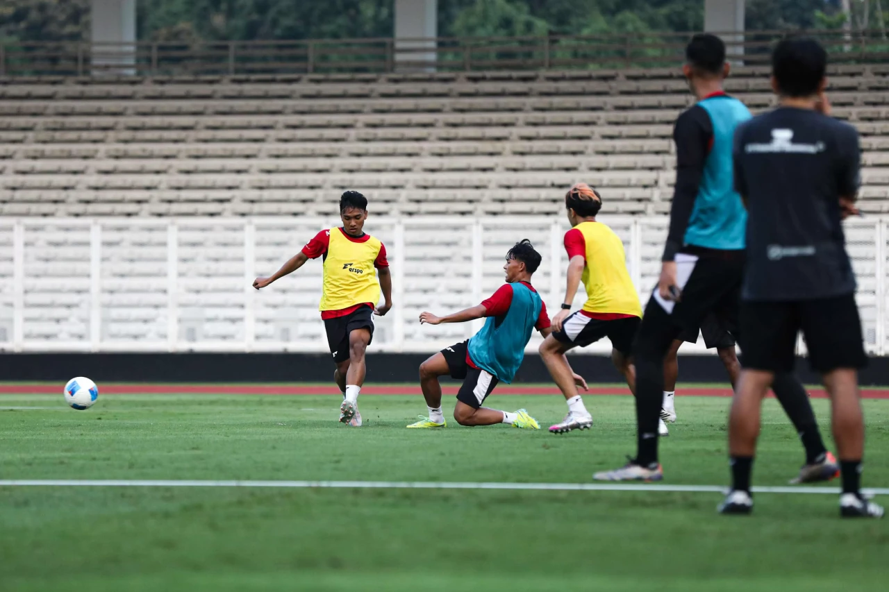 Latihan Perdana Timnas...