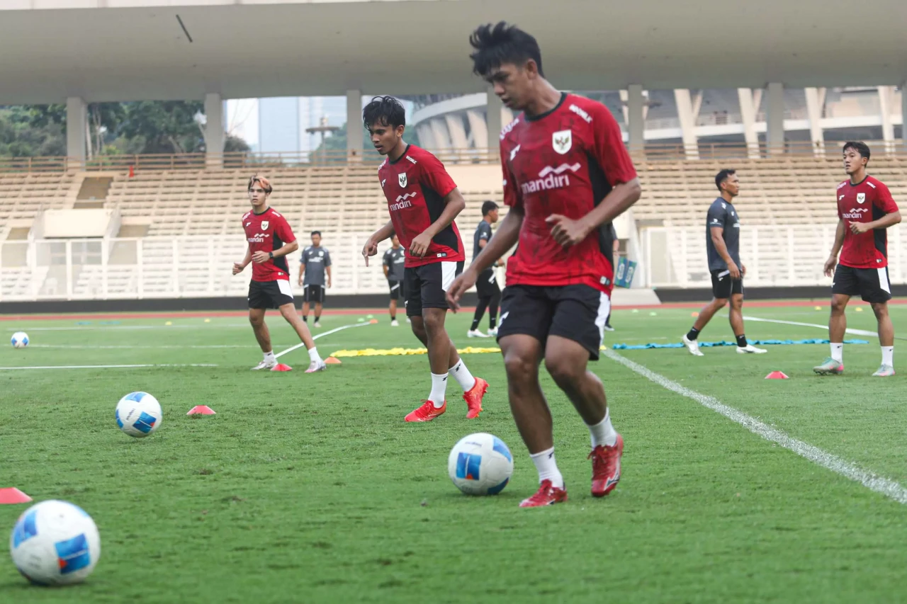Latihan Perdana Timnas...