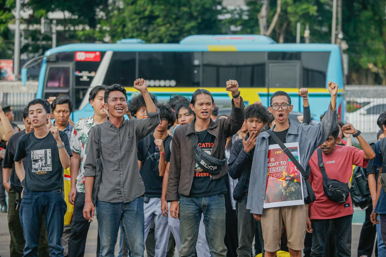 Aksi Damai Mahasiswa...