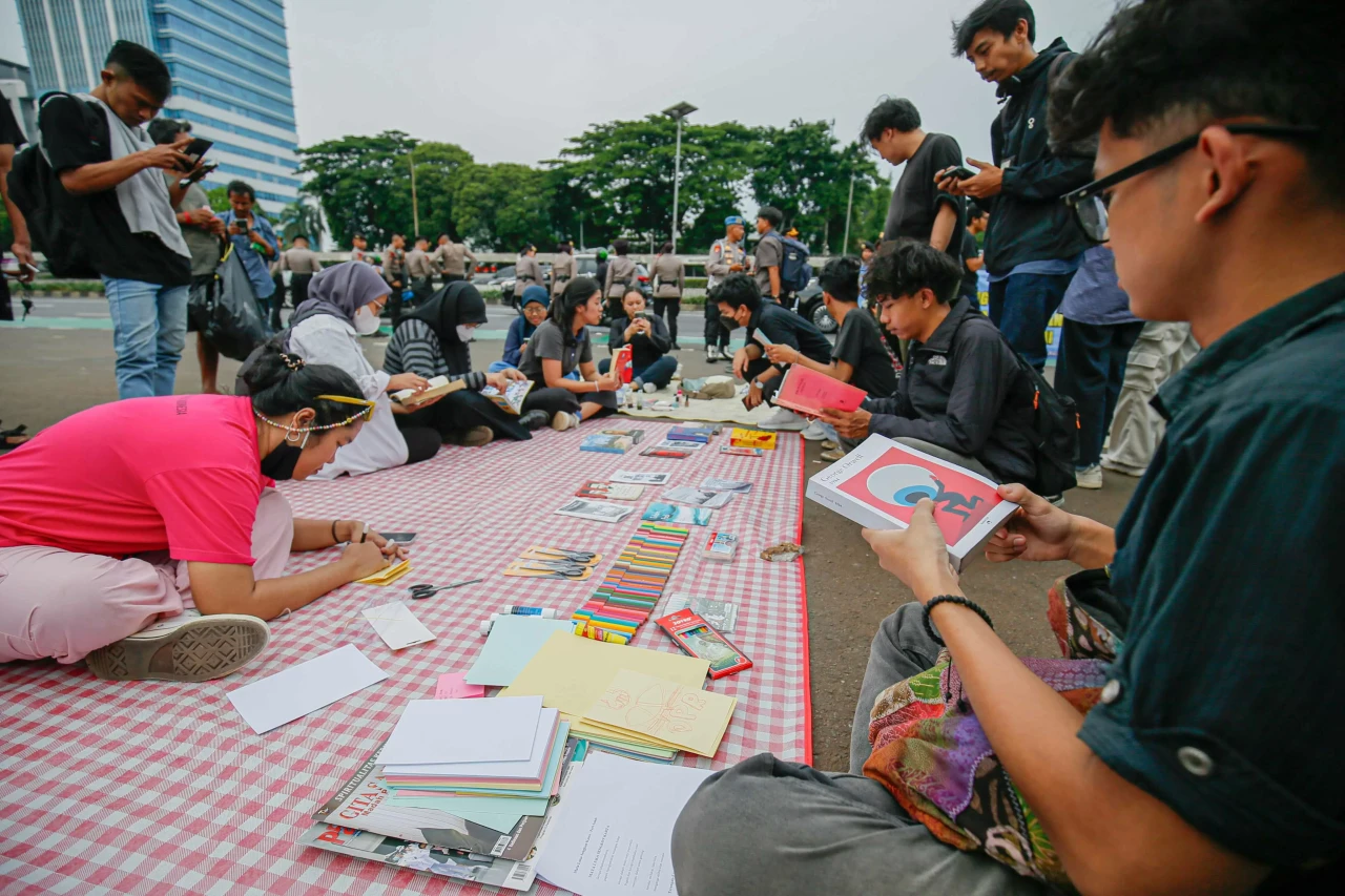 Aksi Damai Mahasiswa...